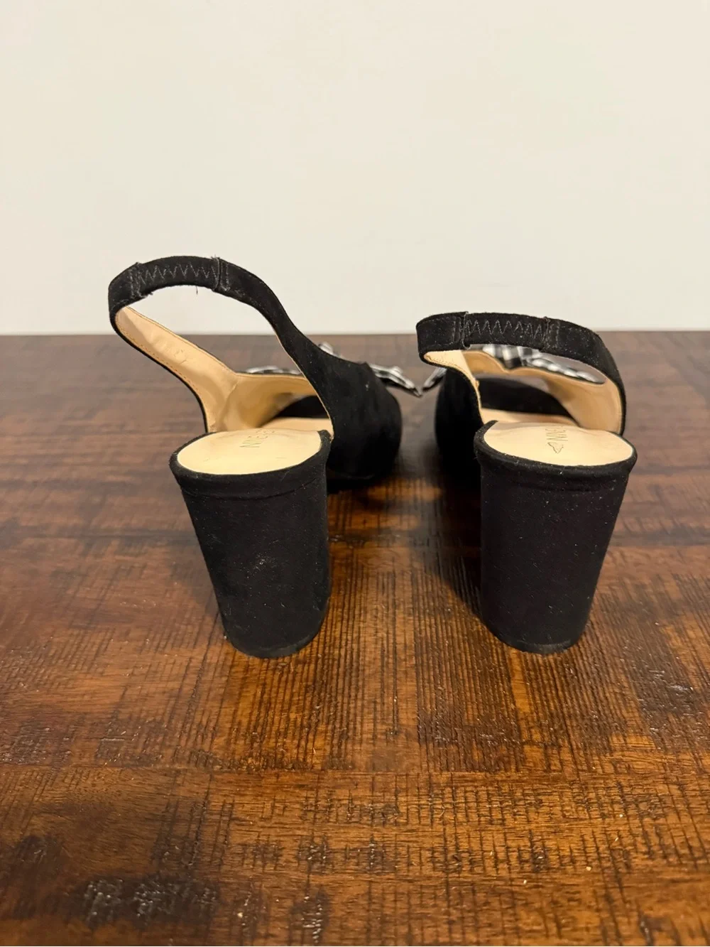 Nine West Black Slingback Heels with Black-and-White Gingham Bow / like new W